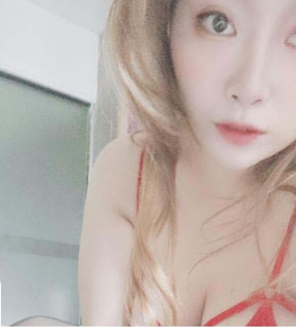 性感丰满的小姐姐