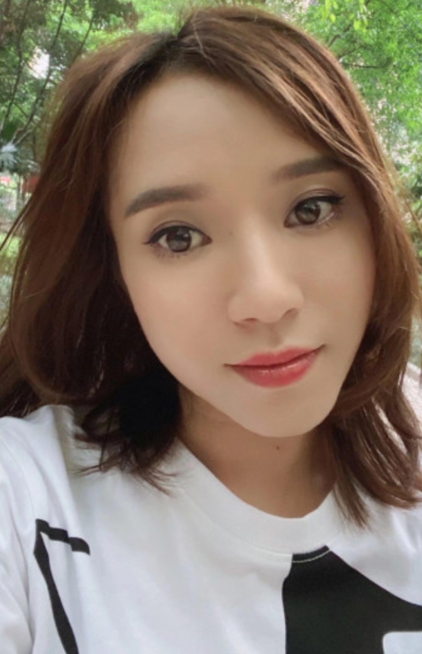 kB和制服丝袜诱惑