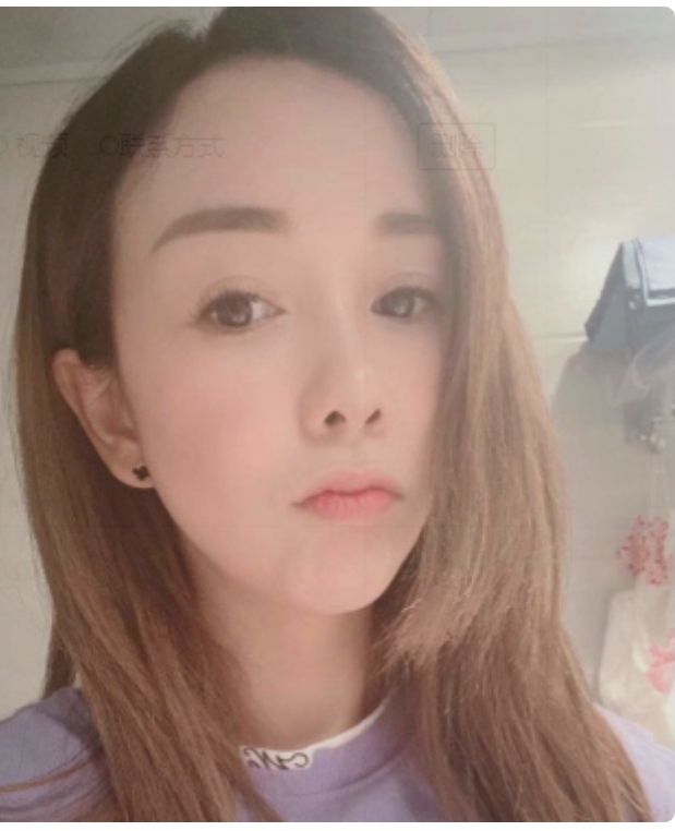 秀丽清纯，娇羞可人，前凸后翘