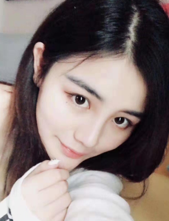 分享温柔漂亮妹妹，鲍鱼粉嫩小穴紧