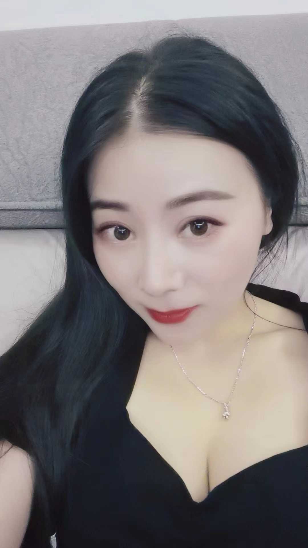 女神燕子DL钻，湿滑的舌头柔软多汁