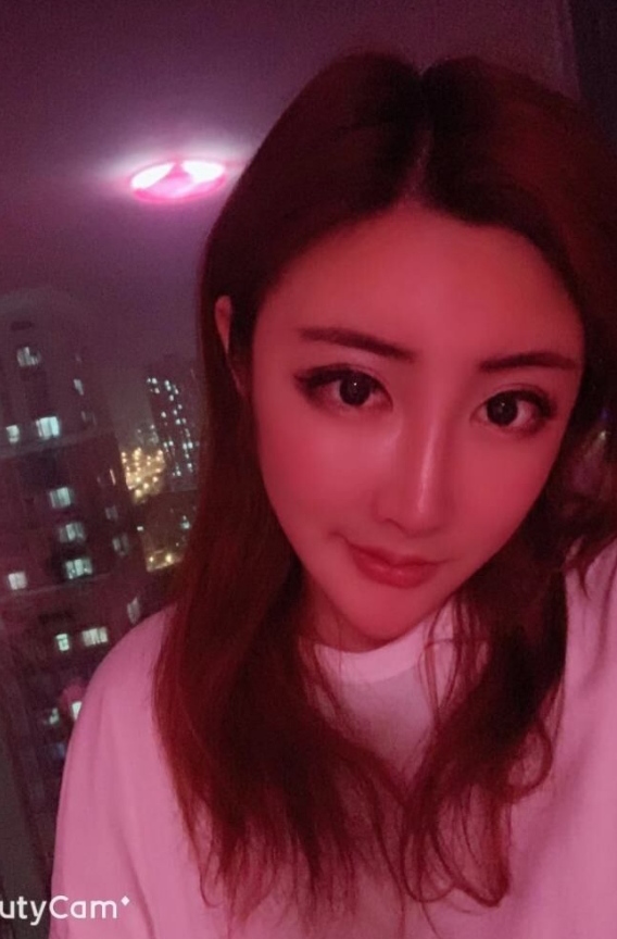 00后白虎妹妹初次下海，因欠钱出来做