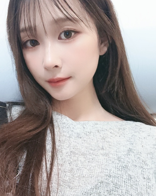 20岁超级嫩的小妹儿