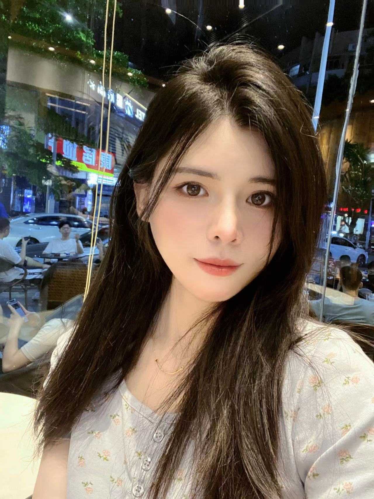 颜值身材都很不错的小姐姐，