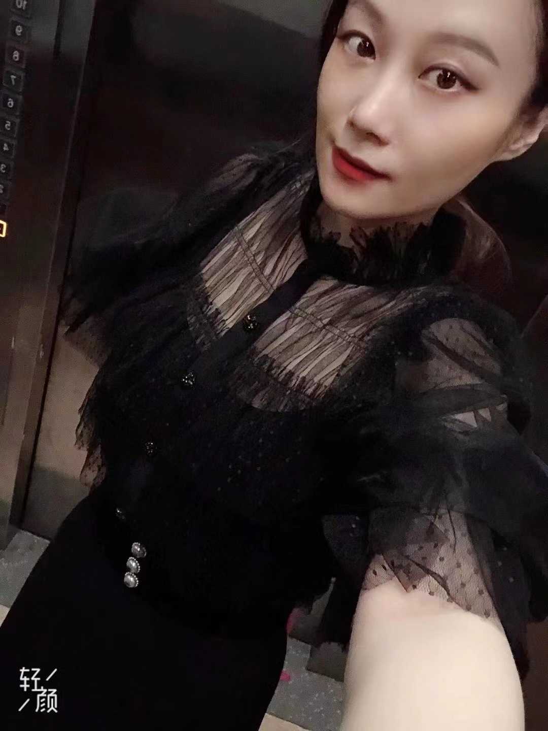 清纯性感气质 兼职鲜花