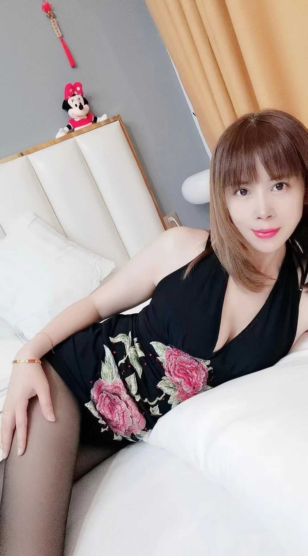 很会舔很默契的性感少妇