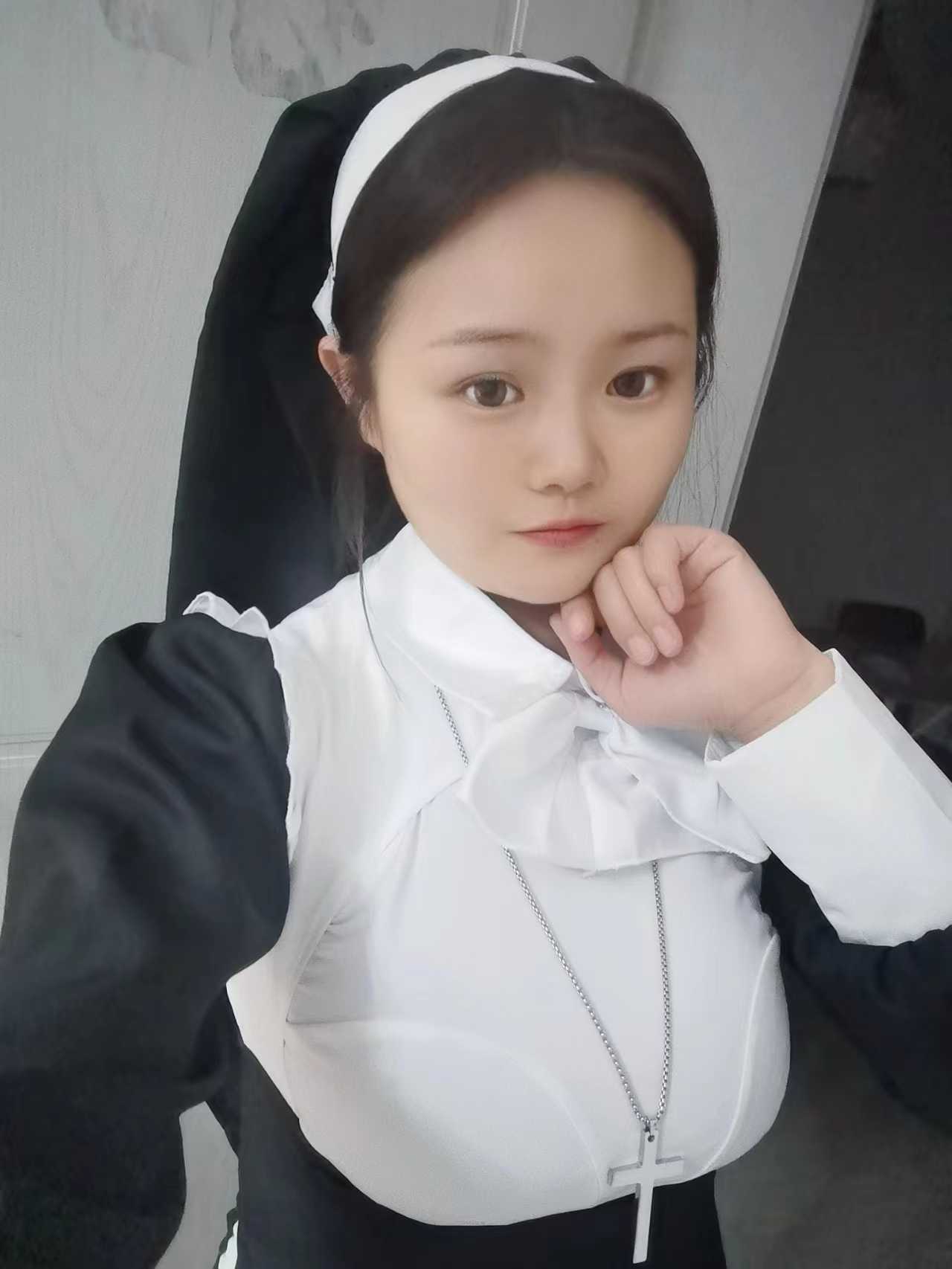 s身材巨乳小姐姐