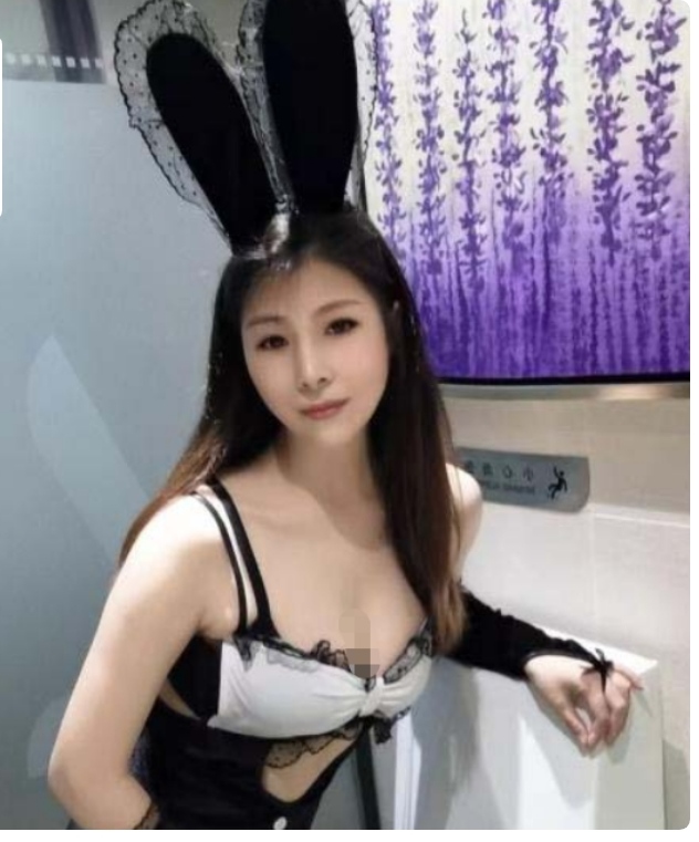 身材火辣制服我诱惑