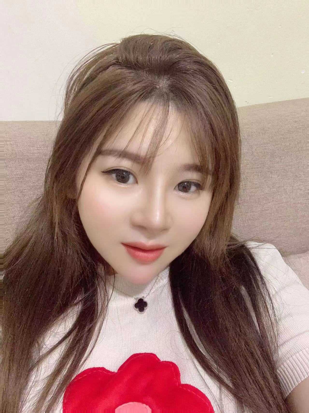 床上的姿势应有尽有