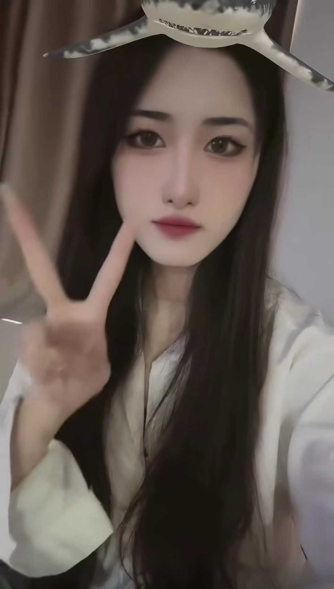 18岁的小嫩妹，水多