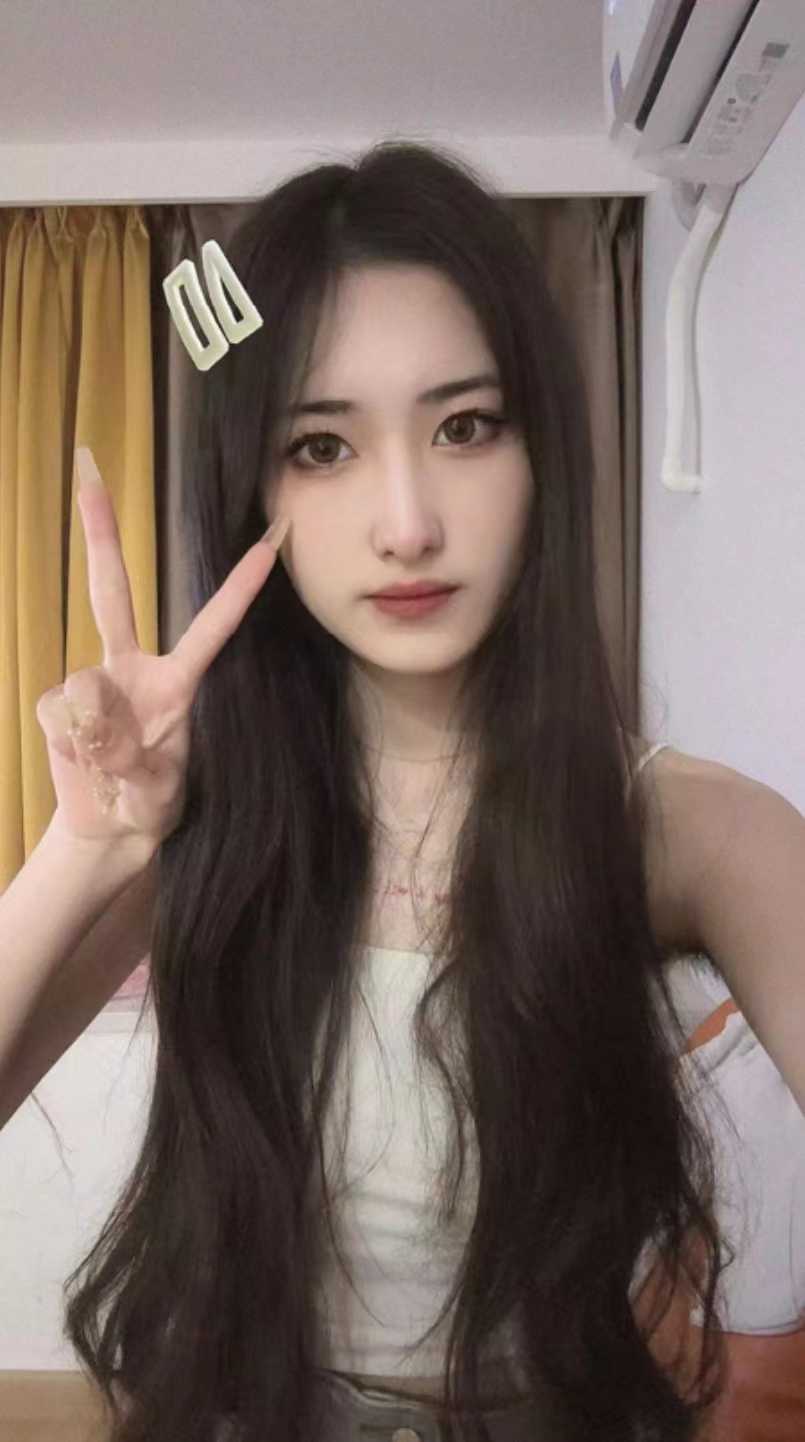 18岁的小嫩妹，水多