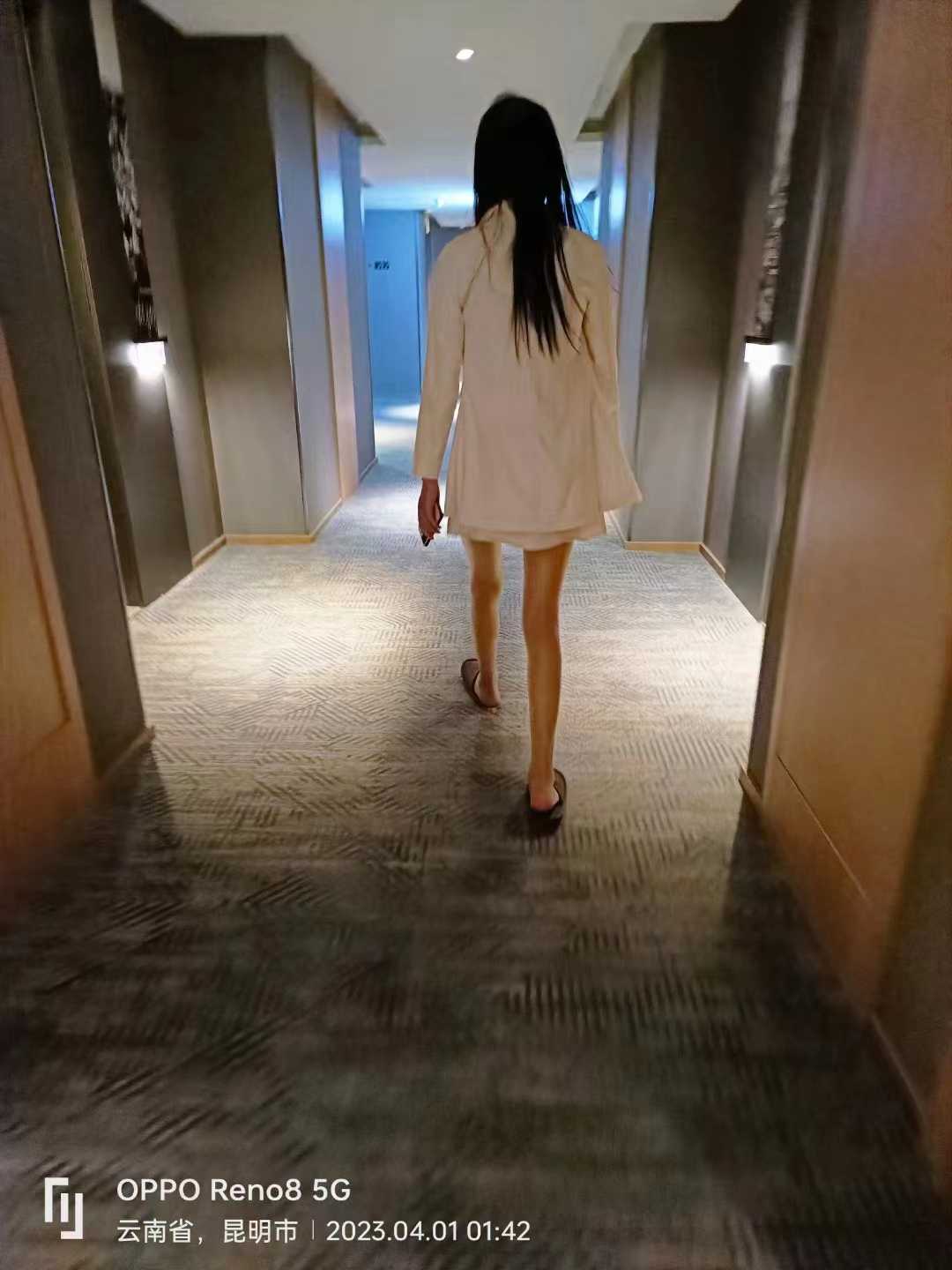 做服务挺仔细，一边搞一边抓胸