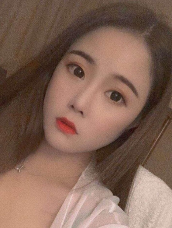 年轻漂亮的小姐姐刚下海