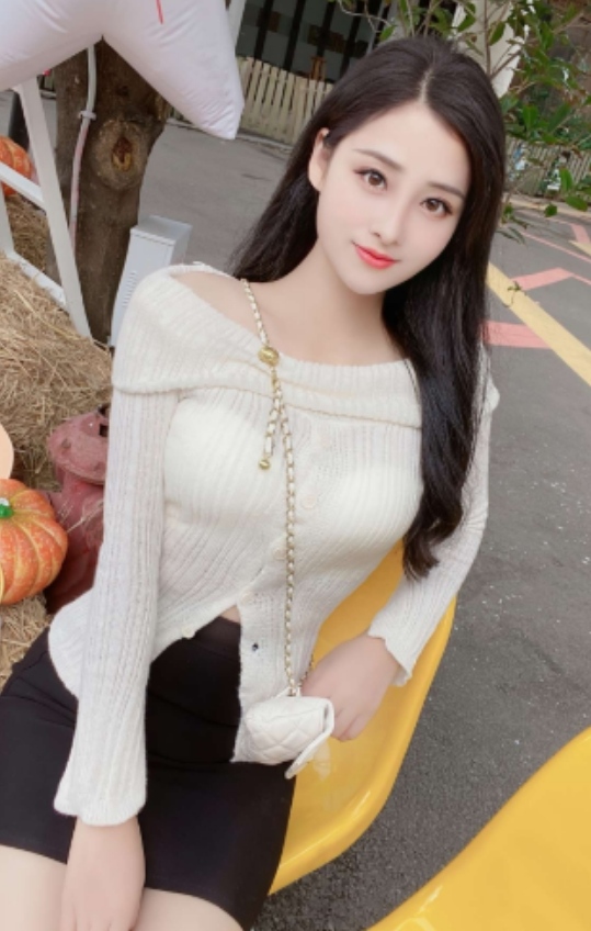 体验童颜巨乳混血妹妹