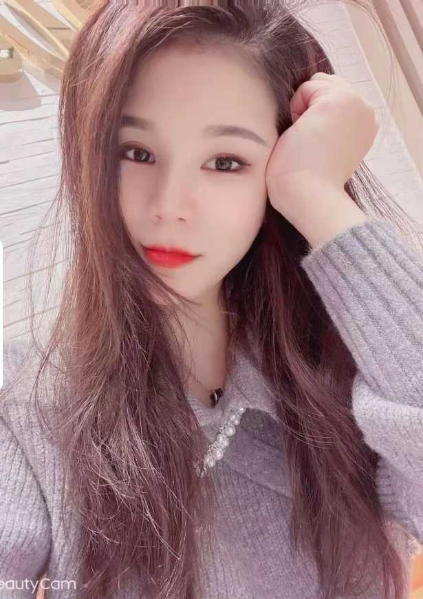 皮肤红润有光泽，三点粉嫩