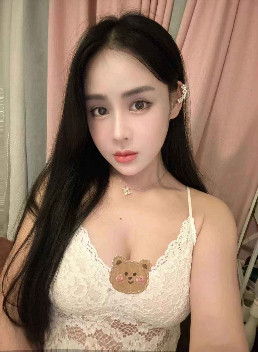 这妹子真狂野，差点没把我榨干