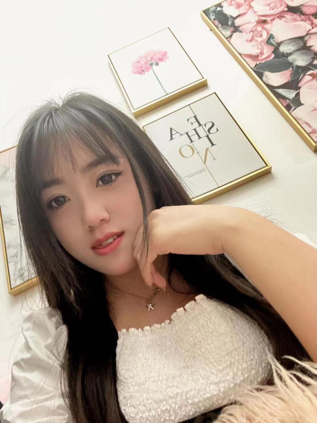 大胸嫩妹，叫声好听