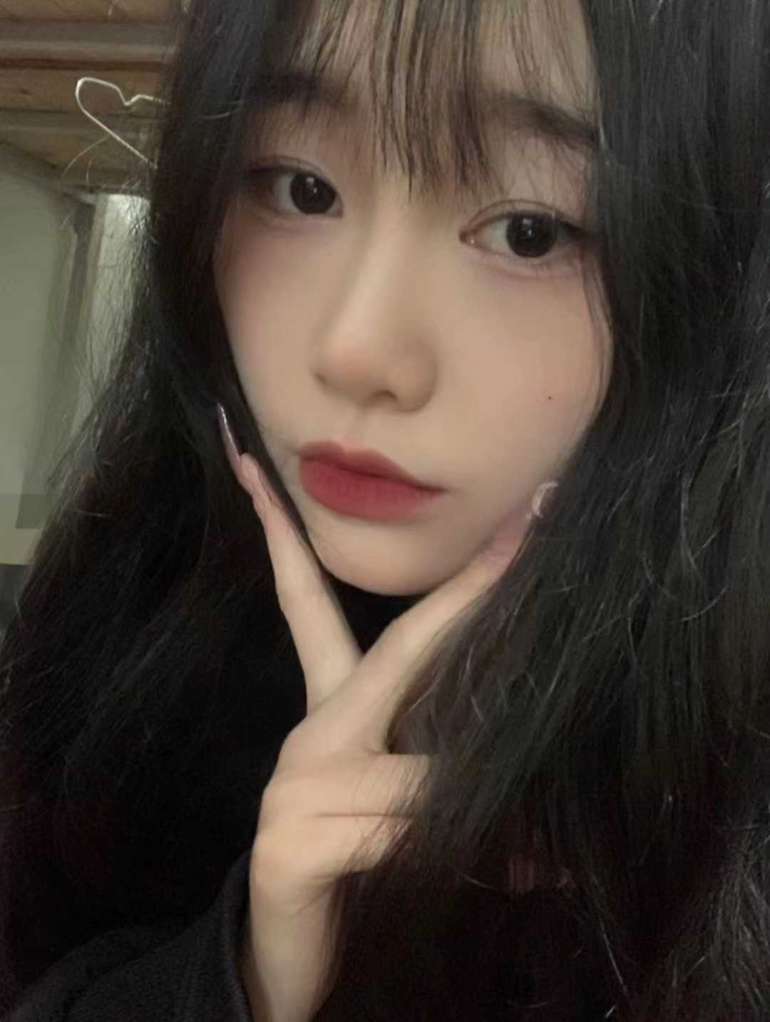 00后漂亮的长腿小姐姐