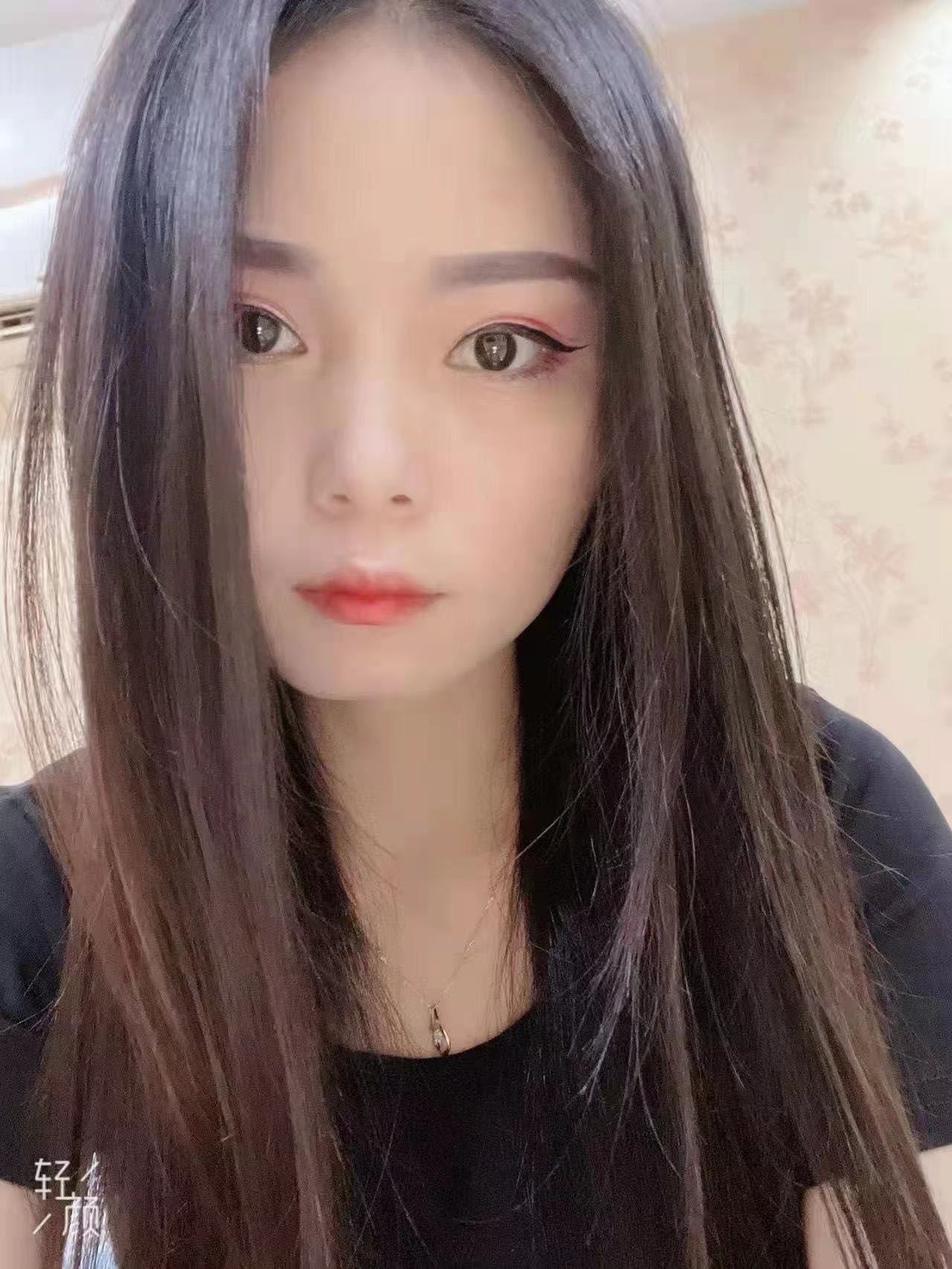 漂亮妹妹欢迎哥哥一起