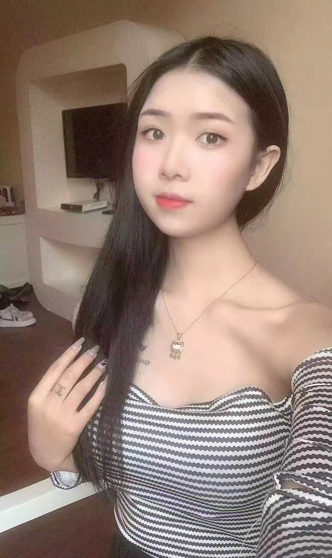 性感听话乖乖女