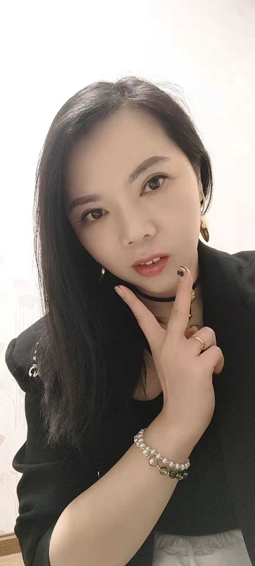 性感丰满的小姐姐