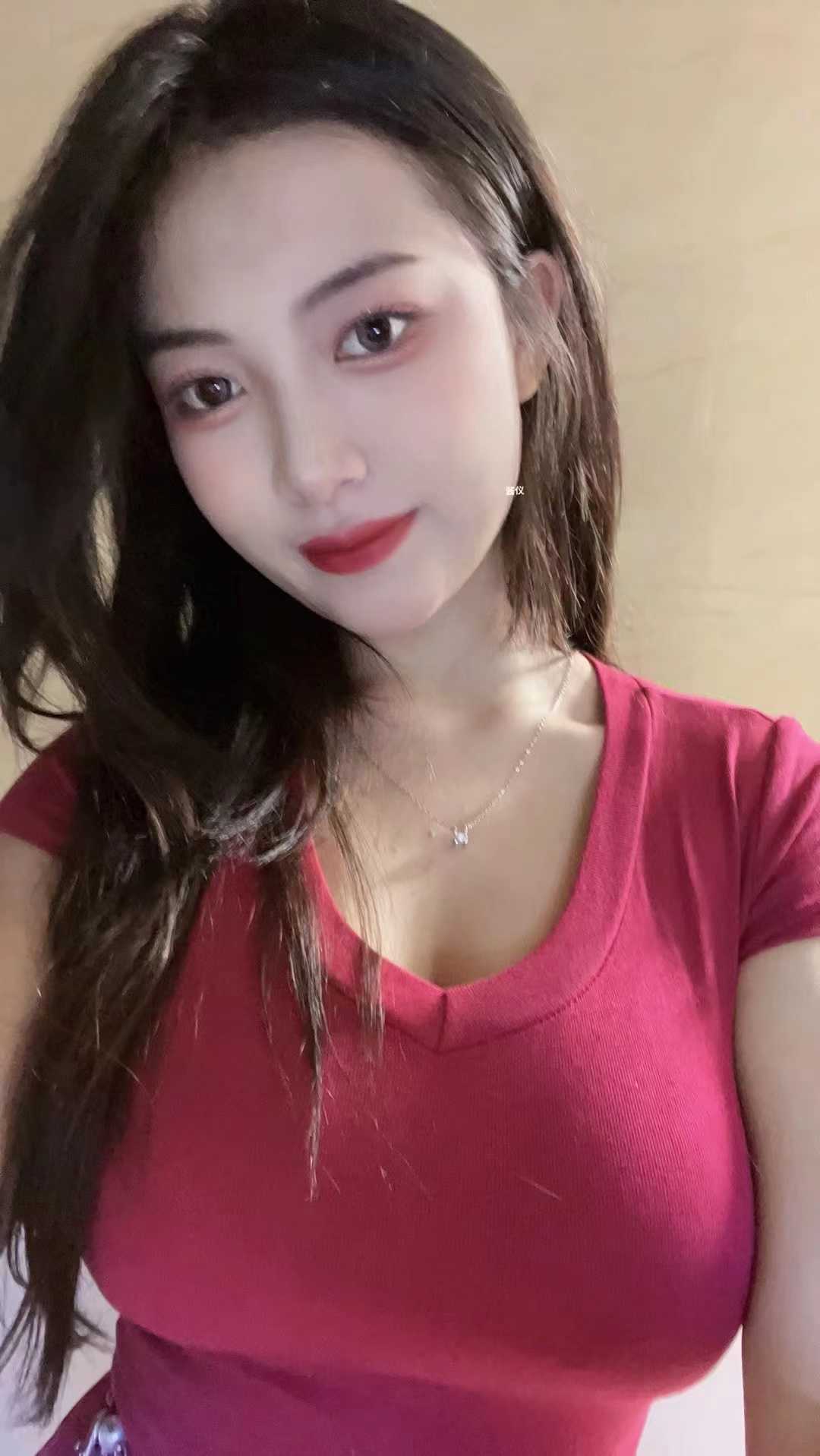 长的美丽动人，紧致精致