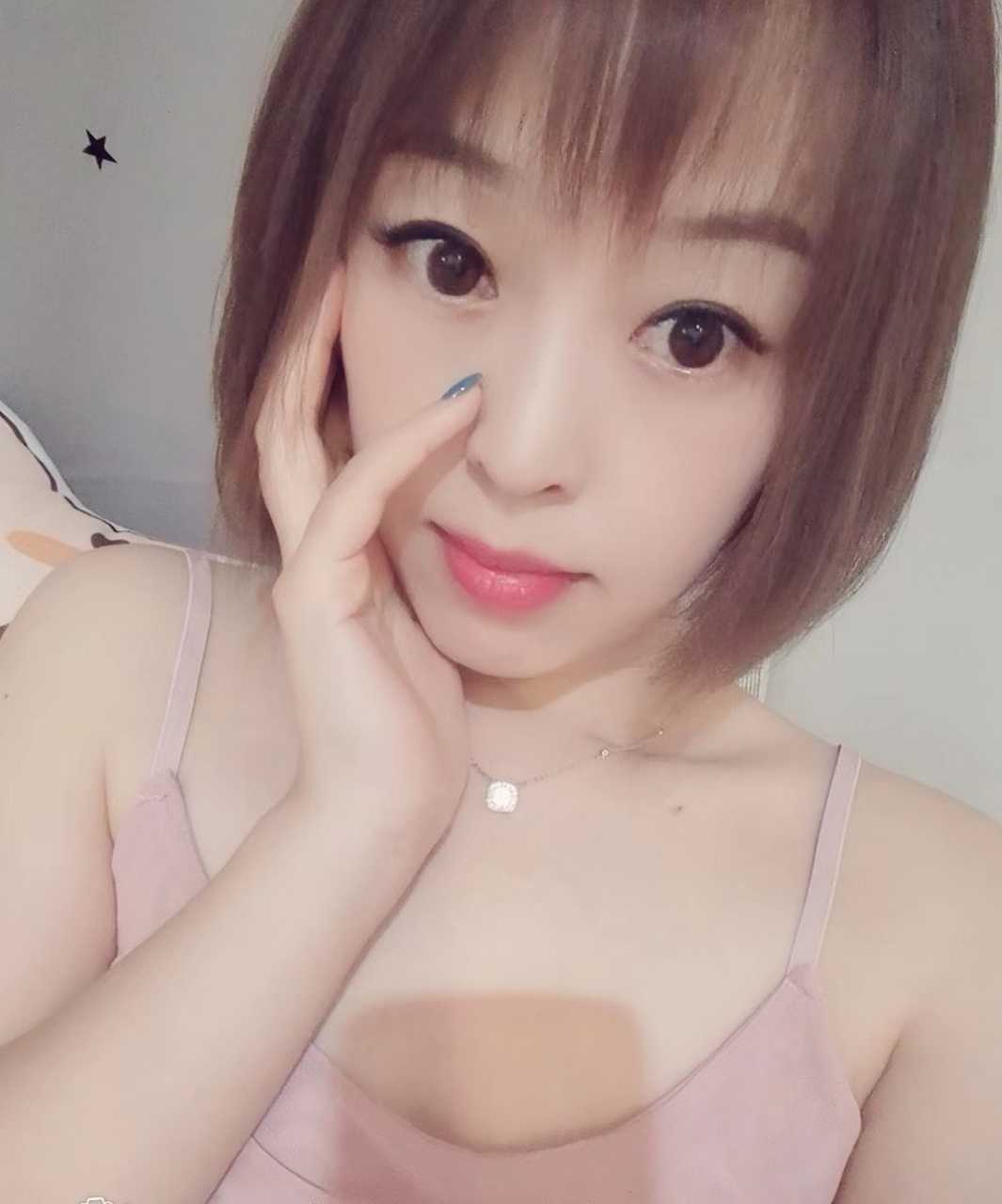 技术一绝下面紧致的妹子