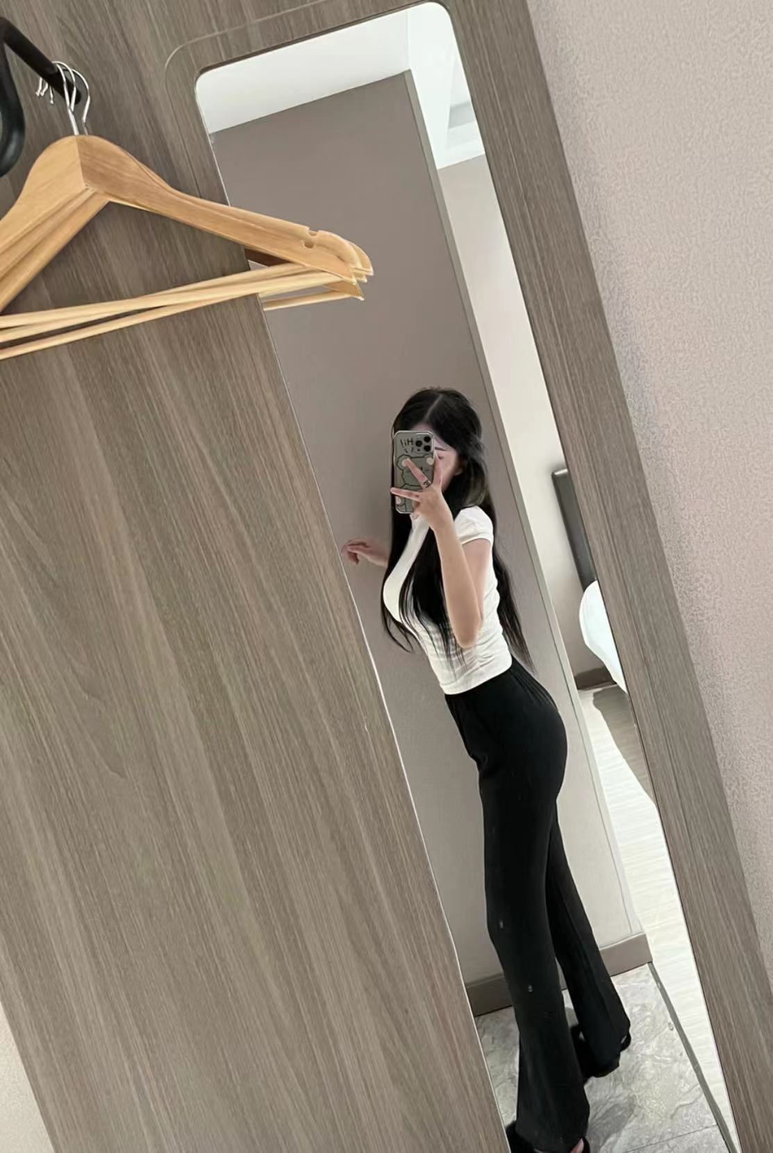 技术一流，下面粉嫩的大胸妹