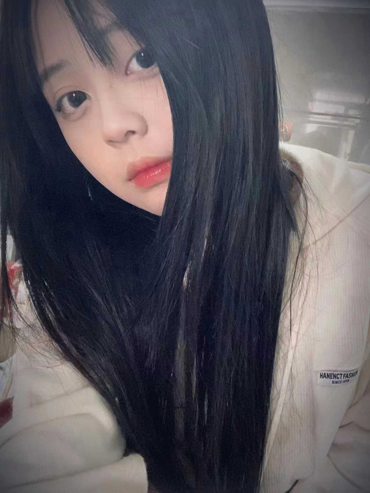 05的年轻可爱长腿嫩妹子