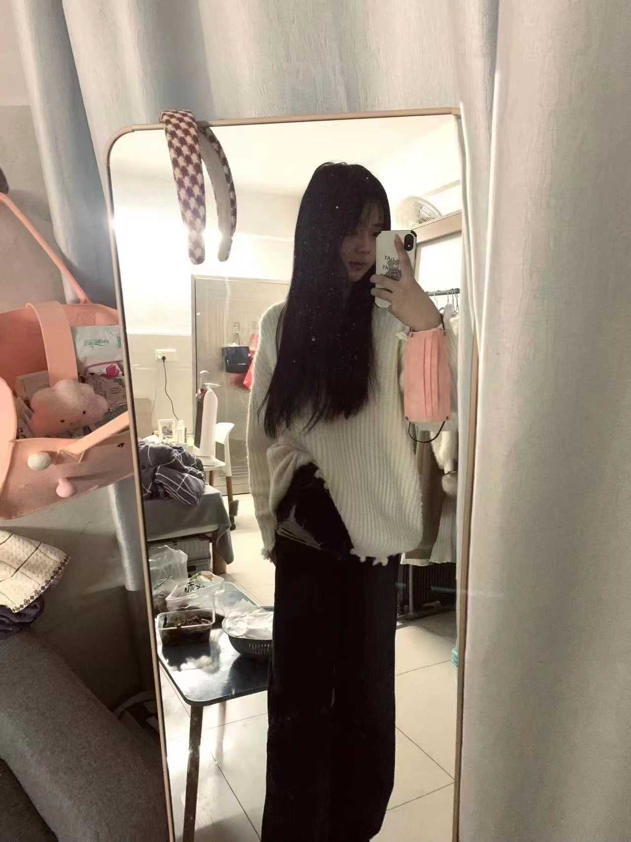 05的年轻可爱长腿嫩妹子