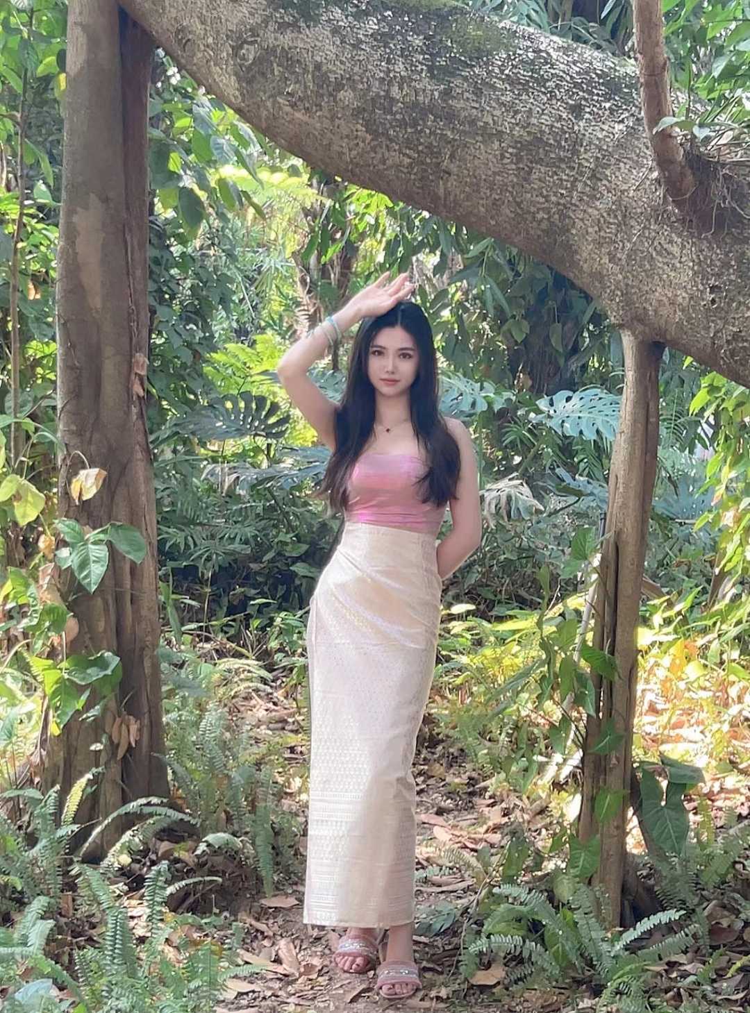  she~吻，足控足交