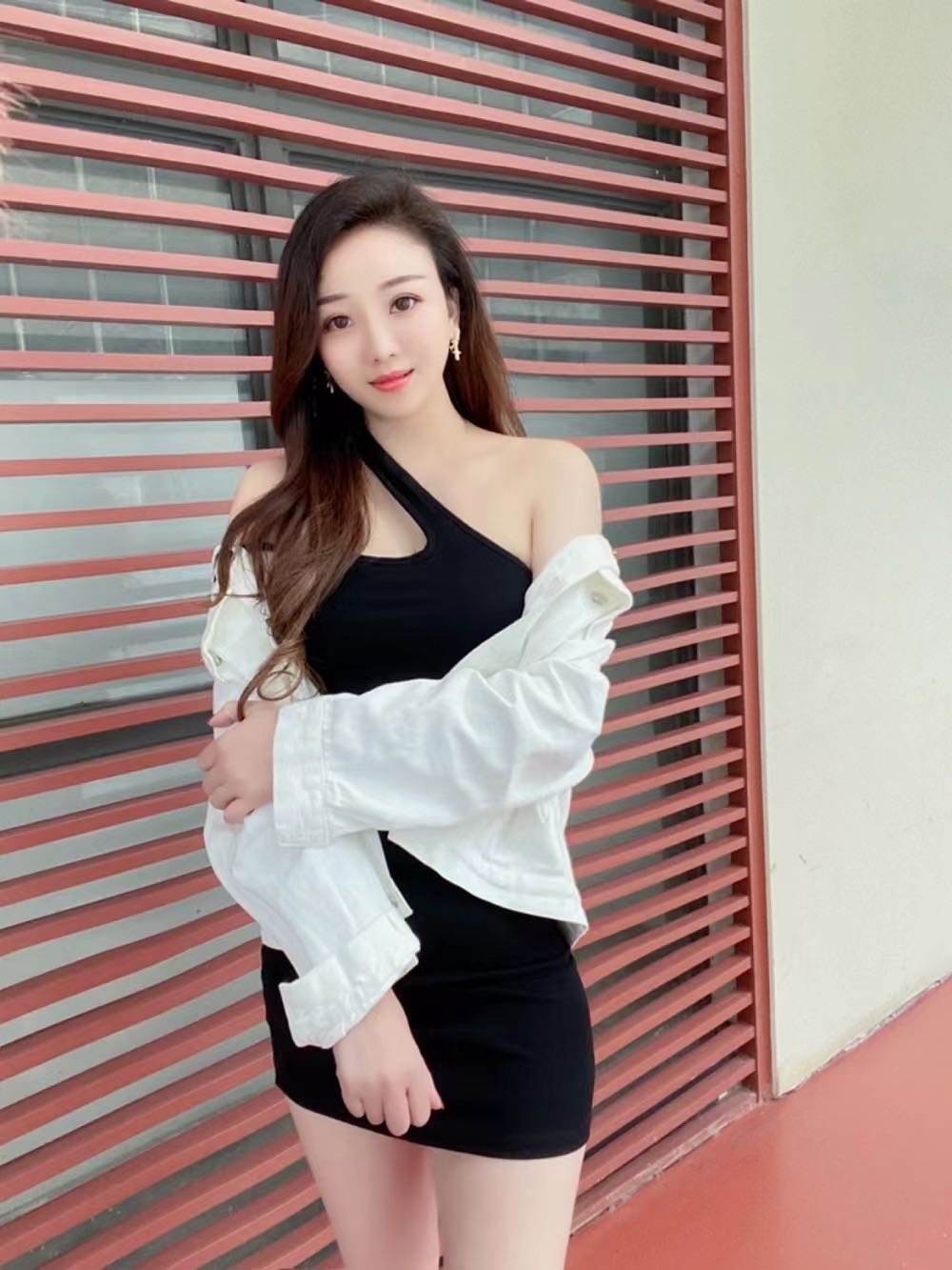 漂亮，身材好胸大的美女