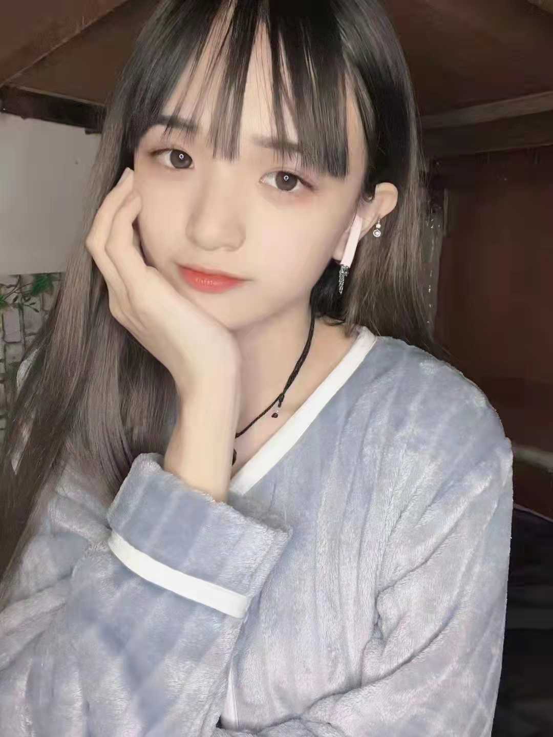 紧致粉嫩的年轻小妹