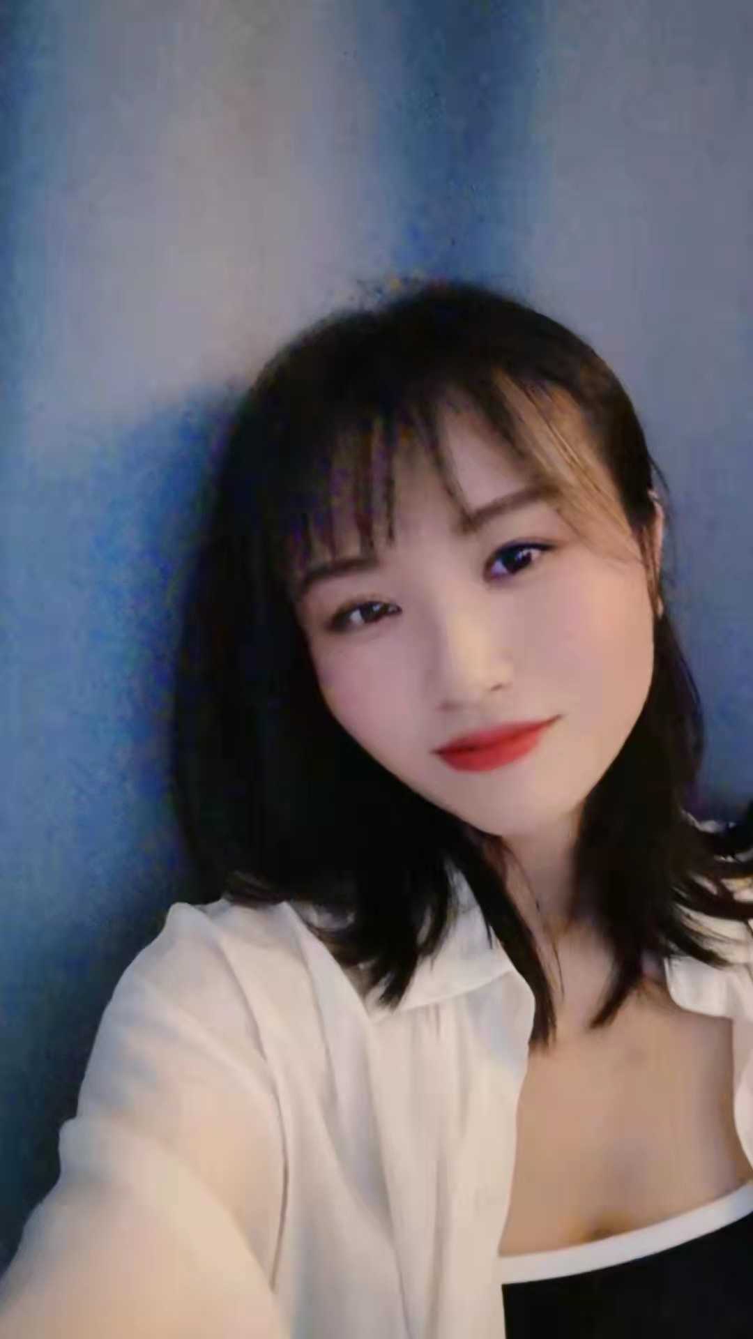 02年性感邻家小姐姐