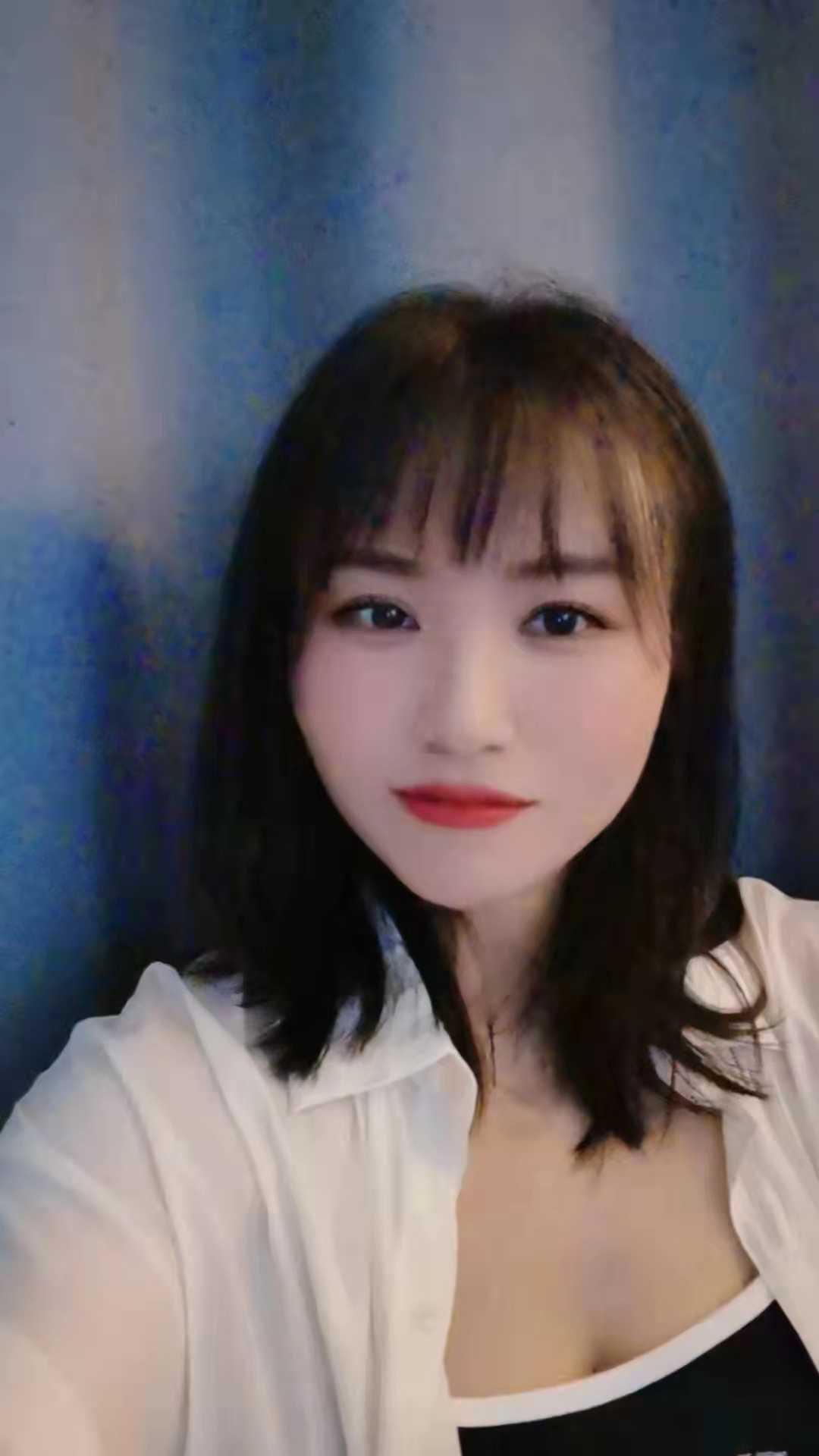 02年性感邻家小姐姐