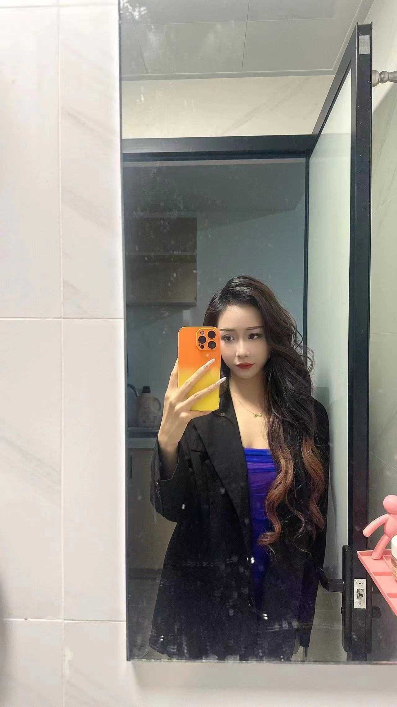 气质很好很美，妹子性格热情