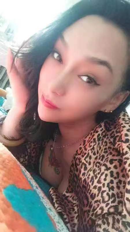 不愧是熟女，真有一套