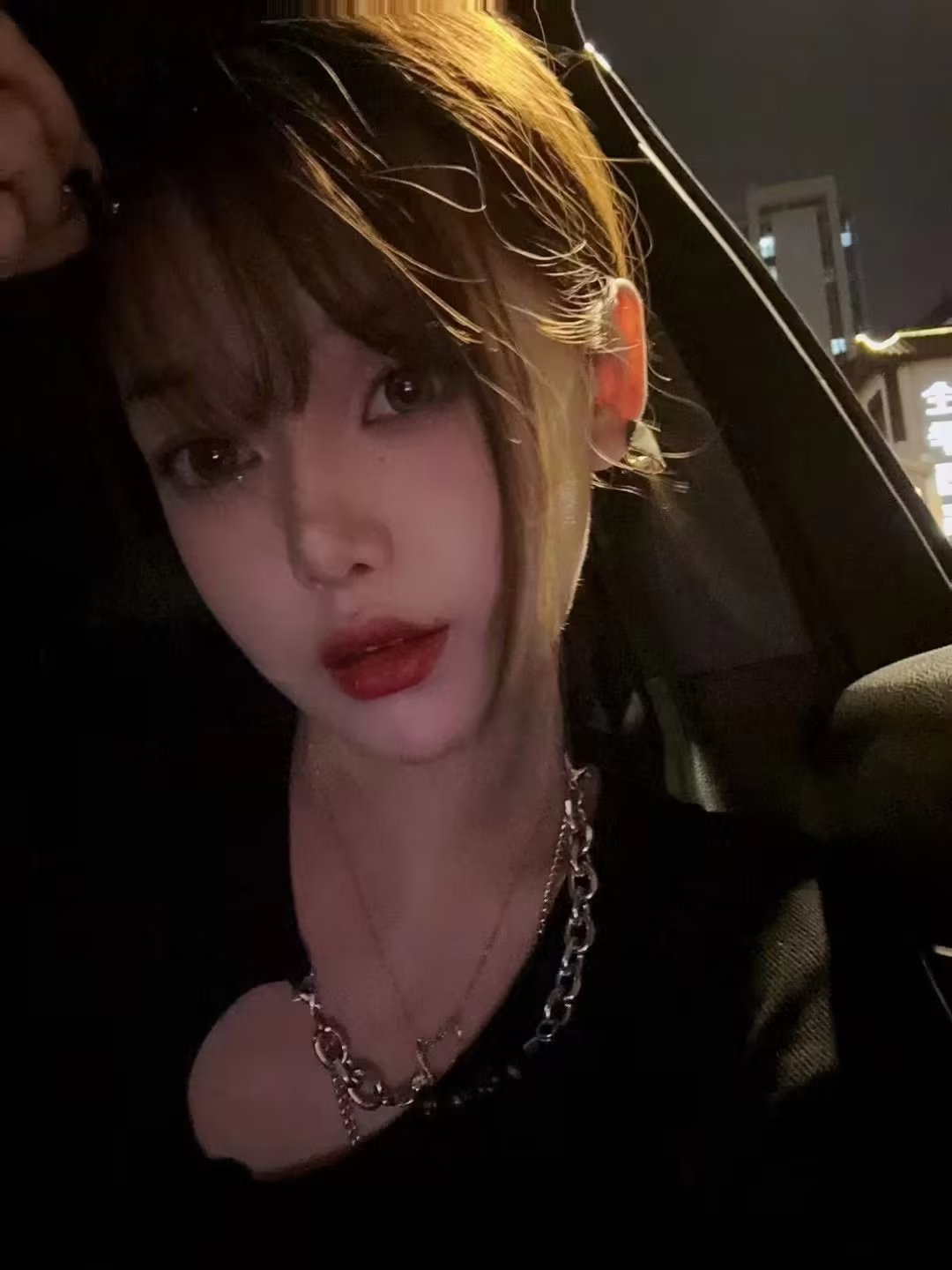 年轻有活力女朋友班的服务