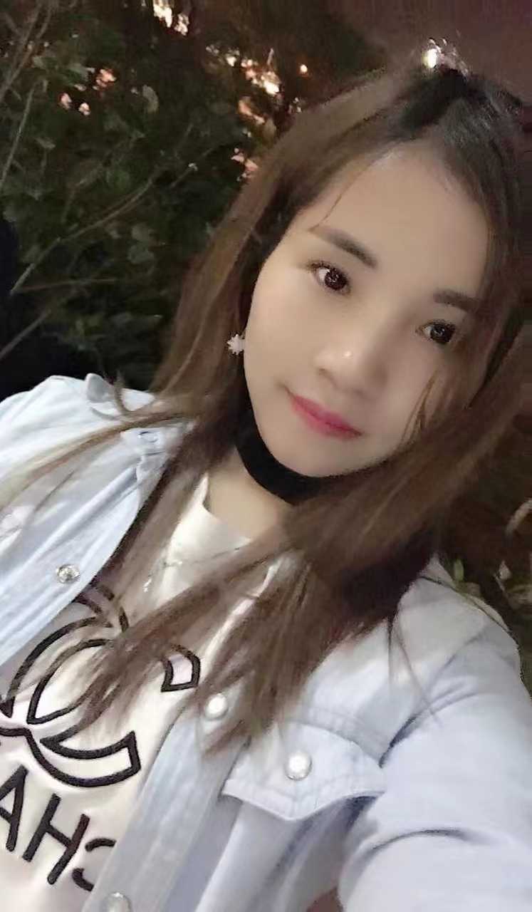 舔的舒服夹的紧的妖娆妹妹