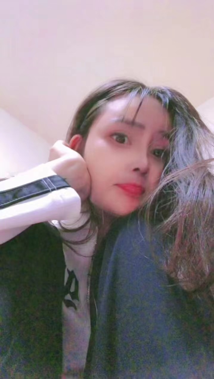 下面紧，夹的舒服的妹子
