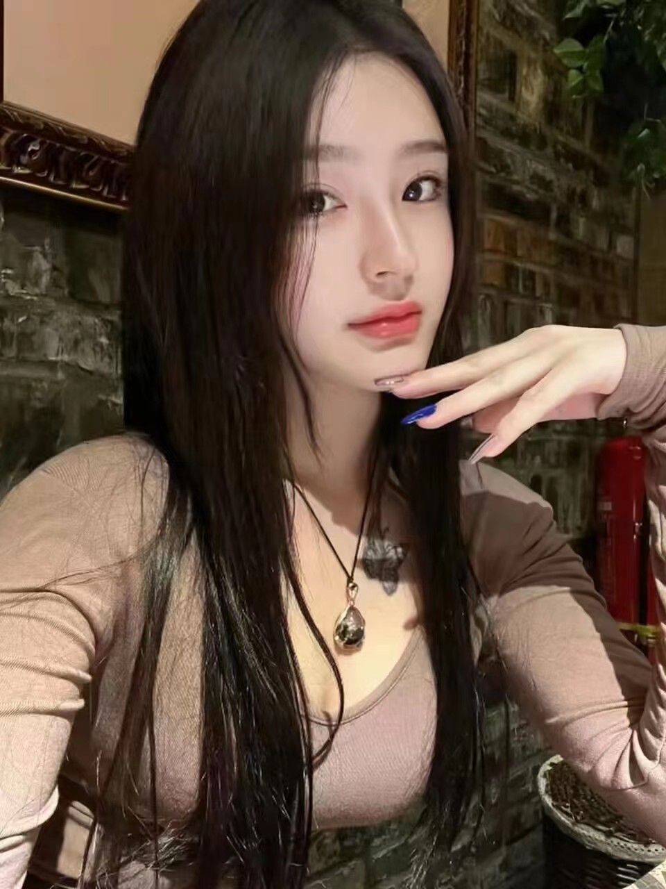 年轻颜值高,身材好