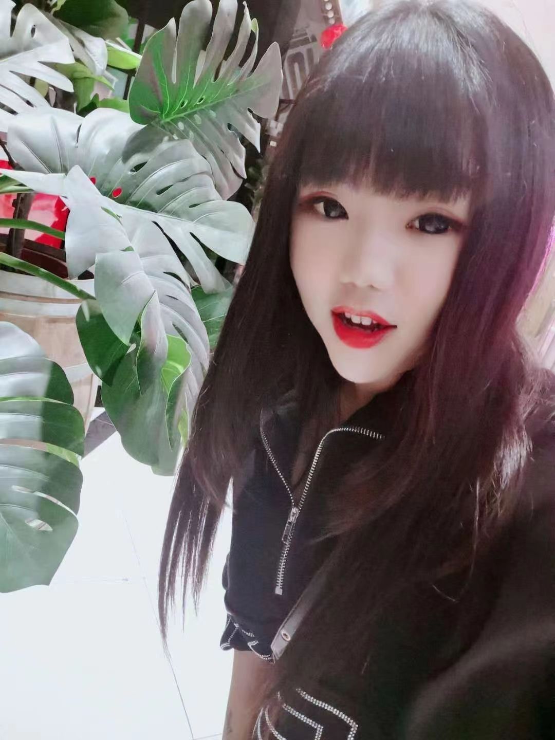 胸大b紧，姿势都很配合