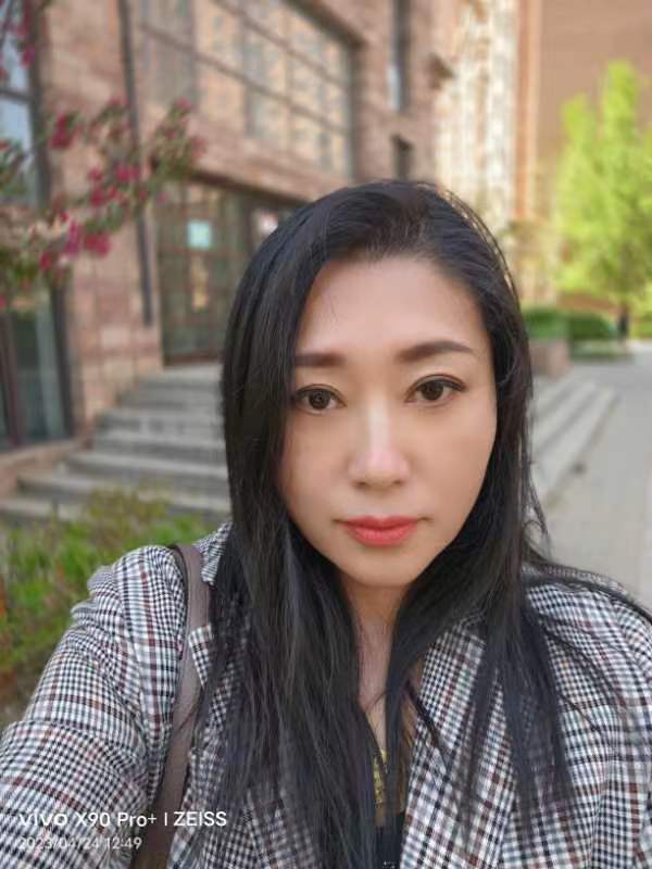 胸大屁股翘，服务一流