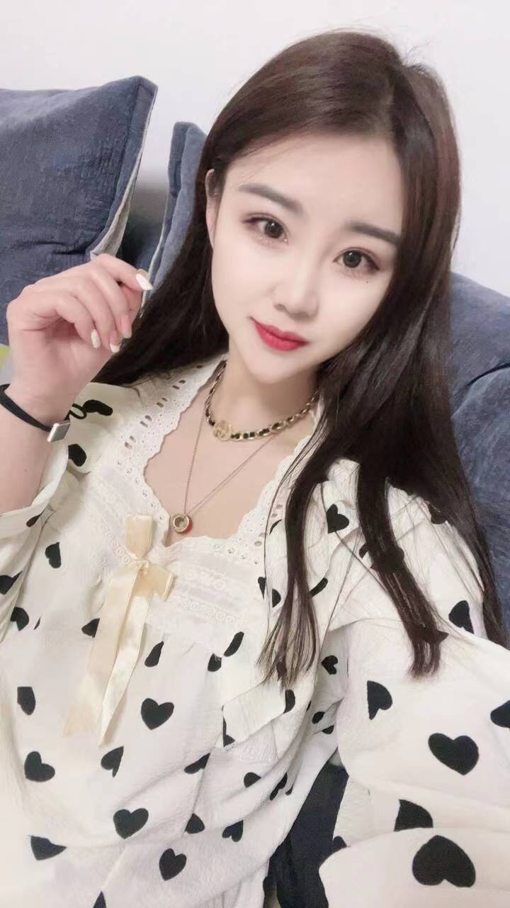 各种姿势拿捏，搞了一炮就一起洗澡