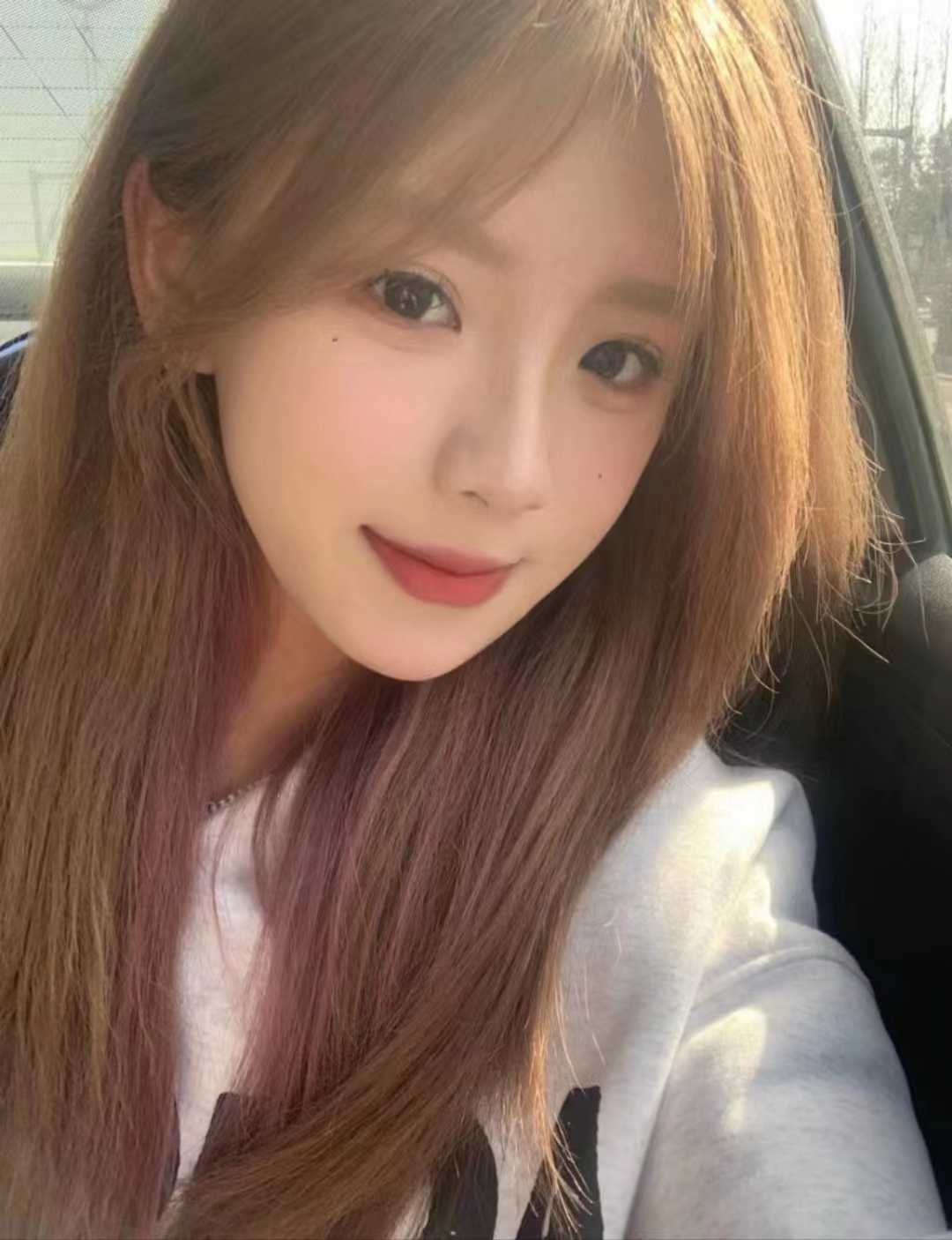 床上很不错，很开放的小姐姐