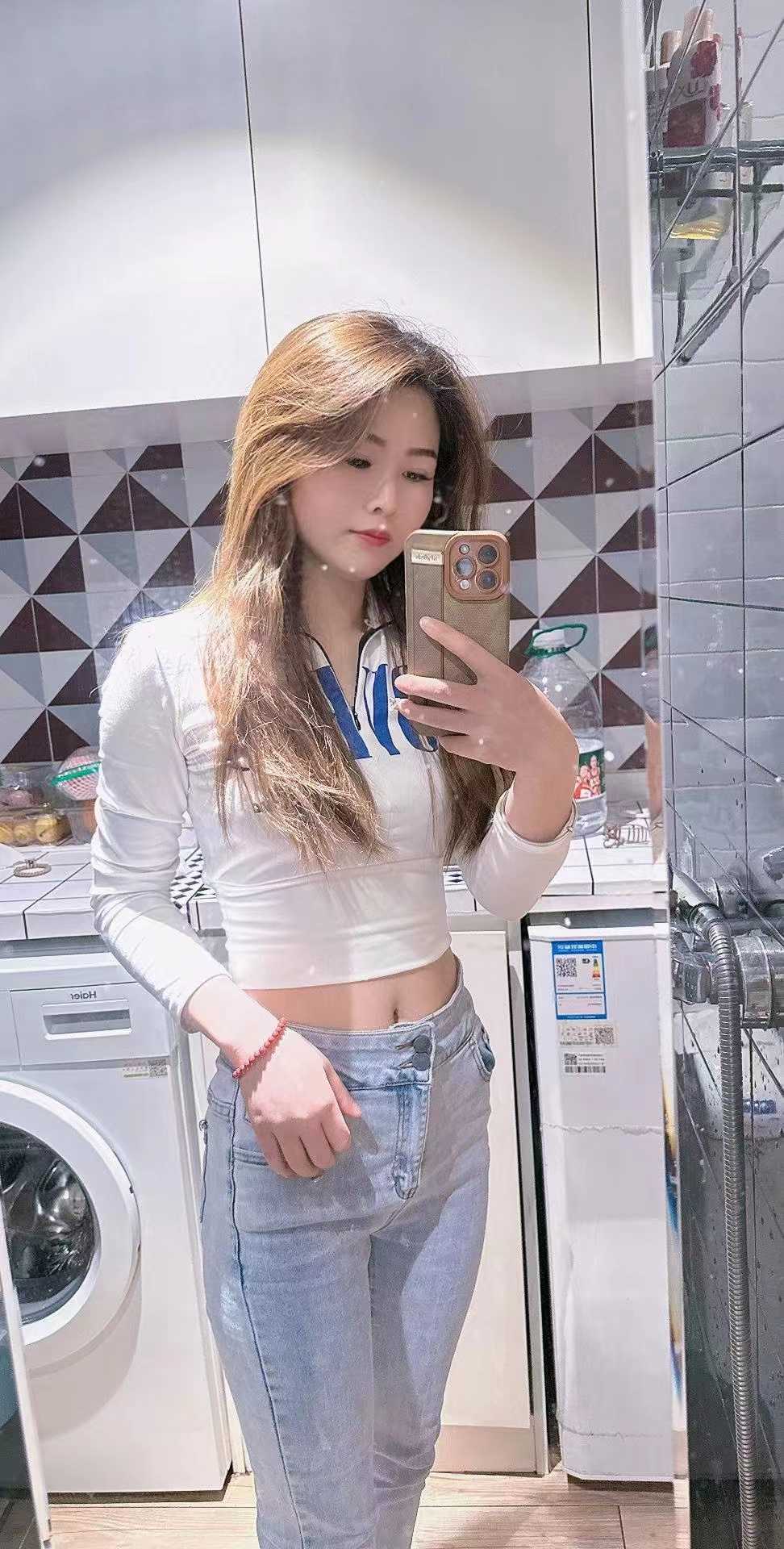 金桥台儿庄路附近，自带工作室的小姐姐