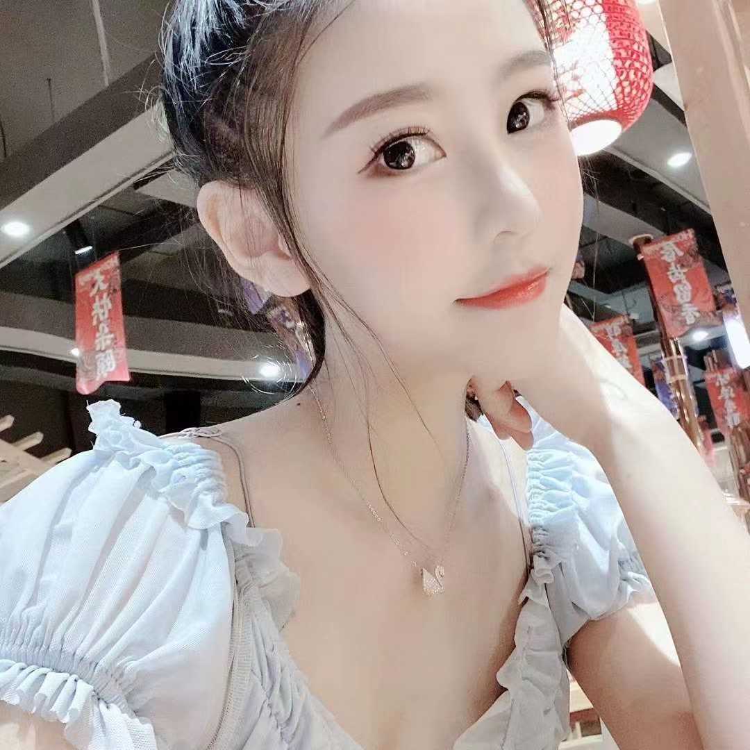 年轻漂亮的中高端妹子