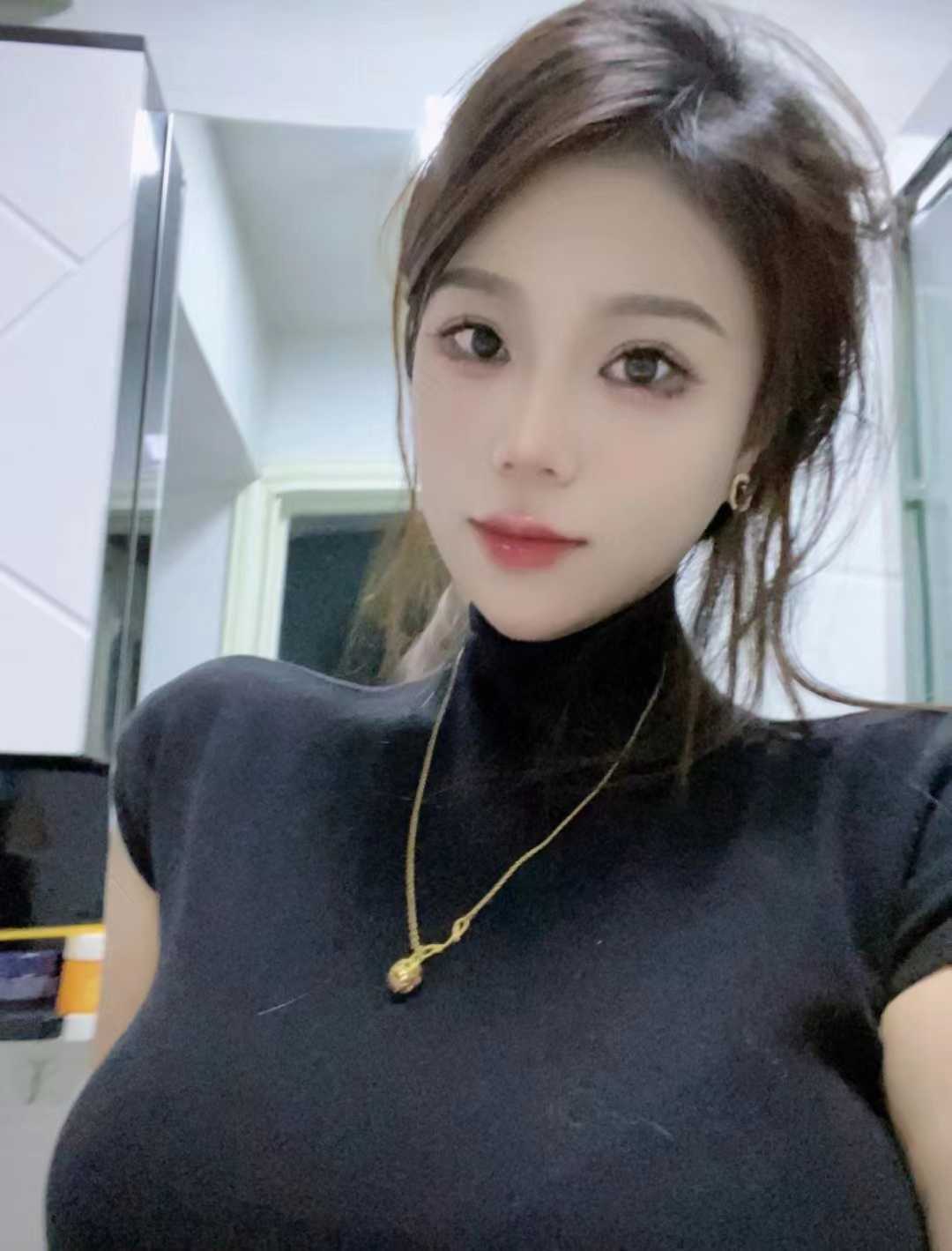 KH好，胸大臀翘，紧致