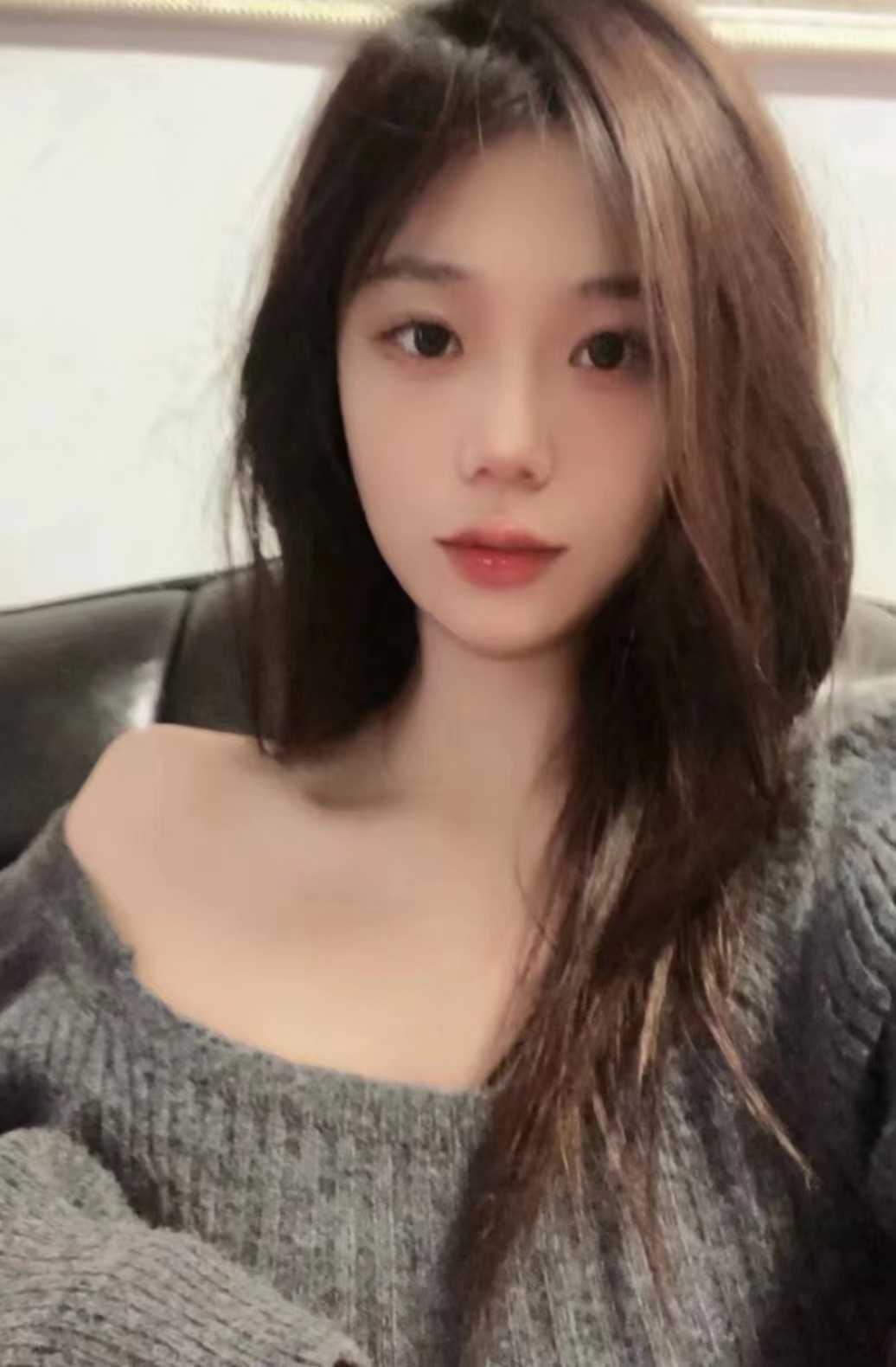 KH好，胸大臀翘，紧致