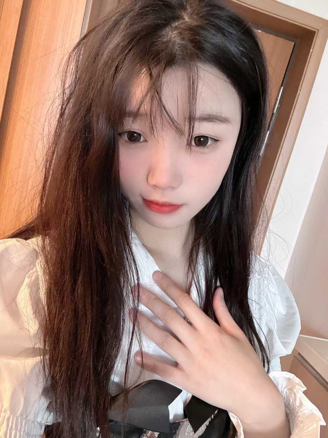 00后妹妹，年轻可爱